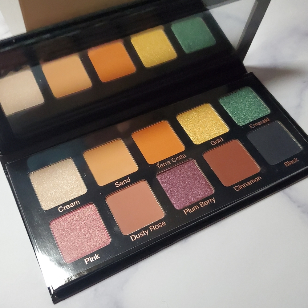 Violet Voss Essentials